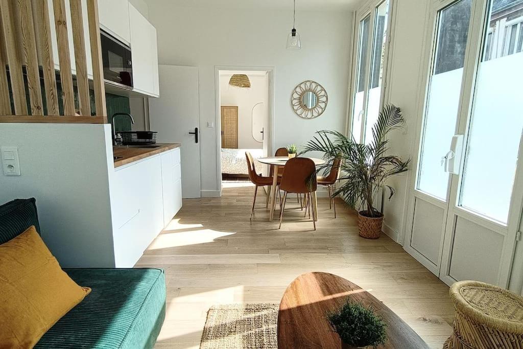 Appartement Gare Avec Parking Ruan Exterior foto