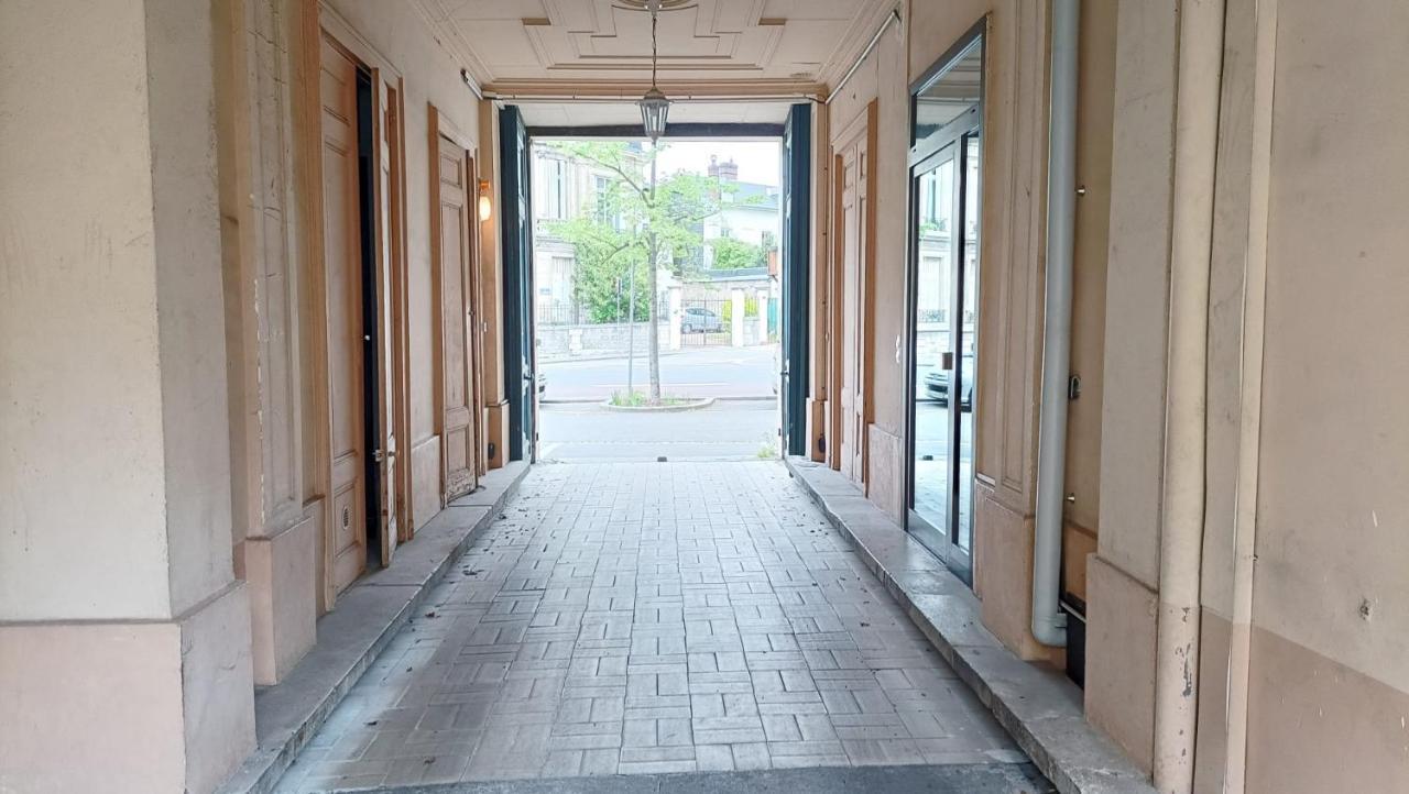 Appartement Gare Avec Parking Ruan Exterior foto